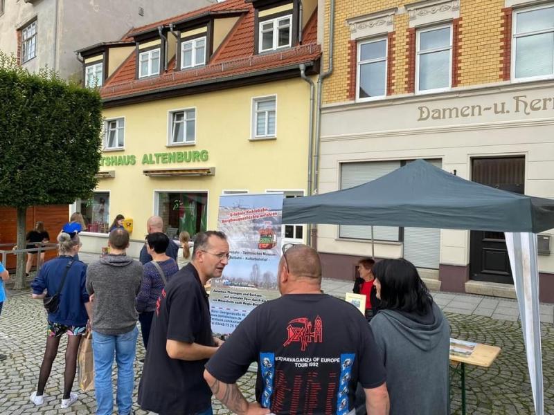 Yountimer trifft auf Schmalspurbahn